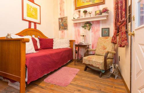 The Victorian Cottage at Creekside Camp & Cabins - Foto 5