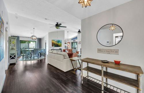 Heated Pool, Sleeps 10, Relaxing Lanai, Near Beaches, Pet Friendly! - Foto 23