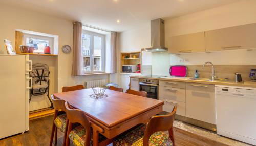 Le Chardon Bleu, jardin, centre-ville, Saint-Côme-d'Olt - Photo 4, stove, dishwasher, pet friendly, minibar