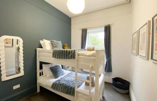 2B Redcliffe - NEW Spacious 2 Bed Family Apartment - Foto 16