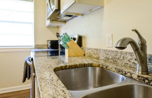 Dapper Digs - King Bed - Long Term Stays - Duke - Foto 25