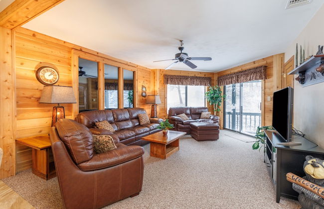 Seven Springs Stoneridge 3 BR Condo, Private Deck by RedAwning - Foto 10