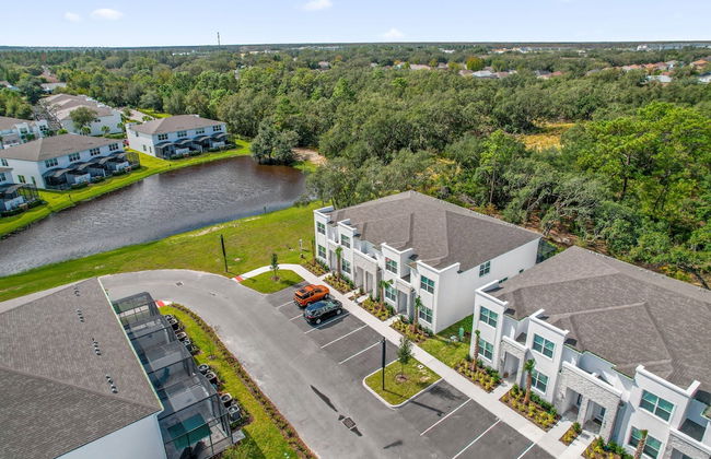 Modern 4BR Family Home With Private Pool - Photo 41