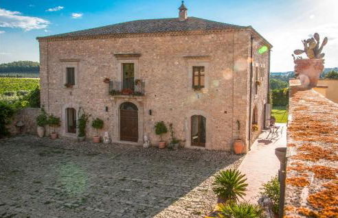 Cozy Home In San Michele Di Ganzari - Photo 12