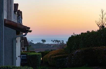 Coastal Retreat w Pool Spa BBQ Near Beaches Golf Courses Ritz Pointe Condo by AvantStay - Foto 38