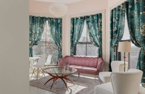 Blushing Pink Manor! Off Frankfort Ave! 8 BR! - Foto 20