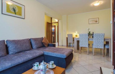 Two-Bedroom Apartment In Porec - Photo 6