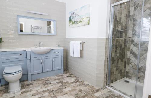 Meadow Manor And Spa - Photo 42