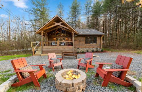 Family fun, romantic Hot Tub, Firepit, King Bed 15 min from Blue Ridge & Ellijay - Foto 30