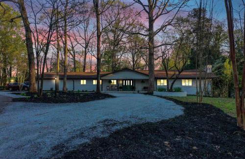 Cozy Retreat near Paris Mtn State Park Sleeps 12 - Foto 6