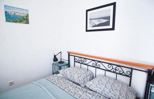 3 Bedroom Beach House with private sea access - Photo 8