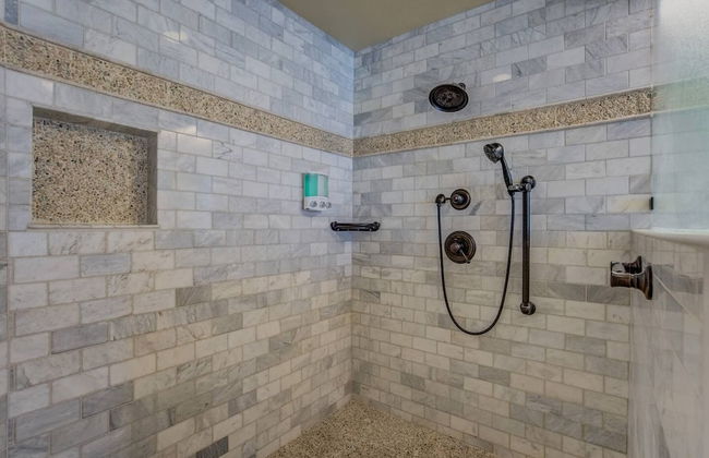 5BR Mnt Viewsdowntown Luxuryfirepit & RV Parking - Photo 39