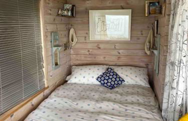 Romantic cliff top chalet at Whitsand Bay beach - Photo 5