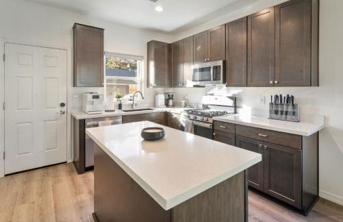 FLG Retreat - Modern Home with Mountain Views - Foto 5