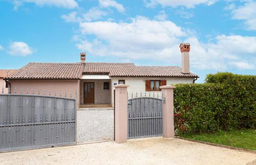 Villa Mirela with a comfortable garden and pool - Foto 29