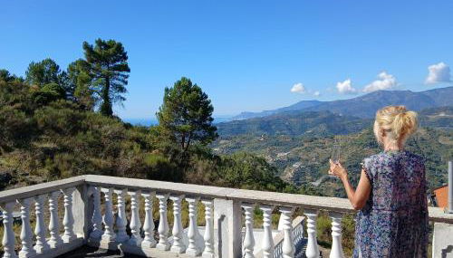 Villa dei Sogni, with private pool ,roof terrace and spectacular views of Monaco and Ligurian mountains - Foto 5