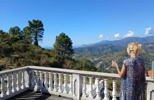 Villa dei Sogni, with private pool ,roof terrace and spectacular views of Monaco and Ligurian mountains - Foto 5