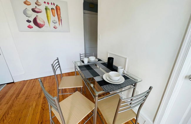 Charming 1BR Apartment Near Train Station - Foto 15