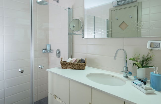 Rafael Residence - Photo 26