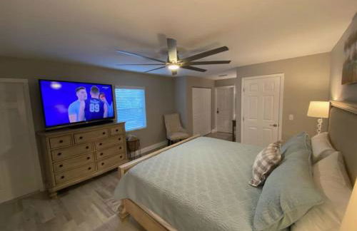 3 bedroom 2 bath with hot tub, game room and boat slip - Foto 9