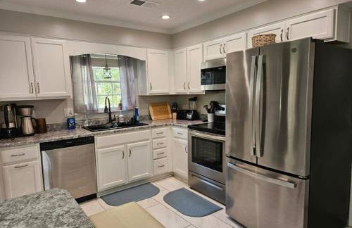 Luxury Pool with King beds Near Shops and Dining - Foto 42