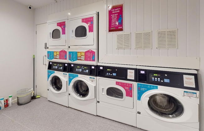 Student Only Studio with Kitchenette - Foto 14