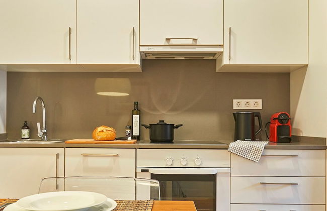 Charming Modern Apt in Trendy Gracia 5PP by Myrentalhost - Photo 11