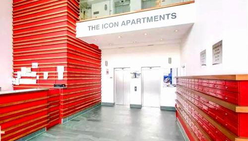 Modern 2 Bed Flat with parking Next to Basildon Station - Foto 2