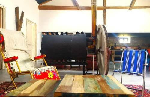 "La Case" - Magnifique ferme rénovée au cœur de la nature - Piscine privée sans vis-à-vis - Vue dégagée - Jardin - Stationnements gratuits devant la propriété - Belles prestations - Foto 3