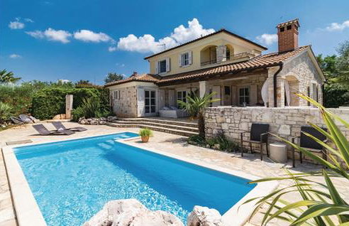 Three-Bedroom Holiday Home In Stifanici - Foto 1