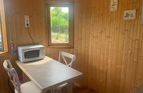 La Feuille - Cabane isolée avec vue sur étang, terrasse privée & pêche - Foto 10