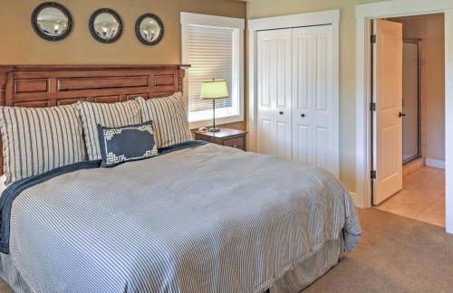 Gorgeous Wapato Point Lakehouse with Private Hot Tub - Foto 8
