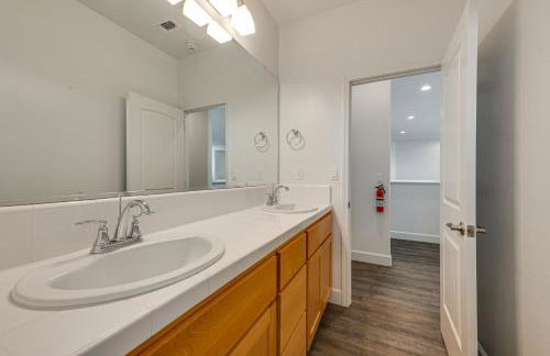 1 Mi to Golf! Spacious and Modern Home in Dinuba - Foto 16