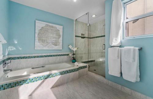 Beach Lux - Heated Pool with Infinity Spa, Cabana, BBQ, Golden Tee - Walk to Beach - by Maven Vacation Rentals - Foto 18