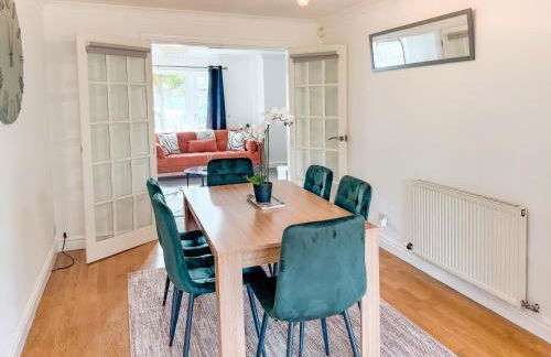 Raygill LT 4 Bedroom House By Furnished Accommodation - Private Parking - Perfect For Families & Contractors - Foto 5