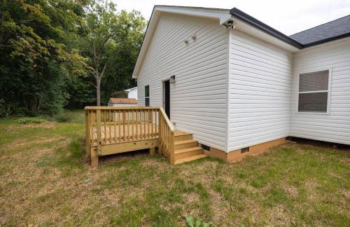 4 Min to Downtown - 10 Min to Elon - Washer and Dryer - Foto 49