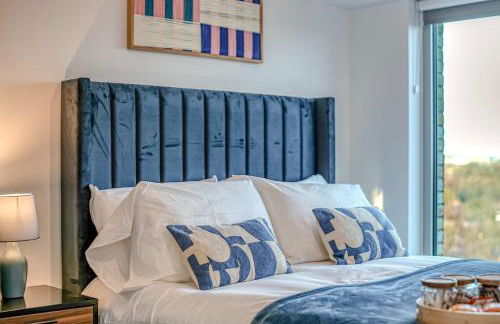 2-BR Near Salford Royal - City & Town Centre View - 1 Minute to Train & Tram Station - Sleeps 6 - Foto 64