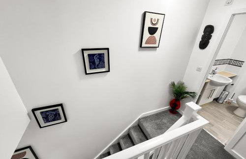 New Manchester City Getaway House with 2 FREE Parking - Foto 42