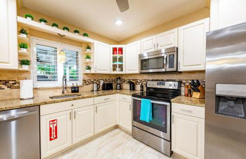 Colorful Home - Pool - Game Room - Basketball Court - BBQ & More - Photo 22