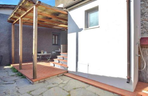 2 Bedroom Lovely Apartment In Gombitelli - Foto 11