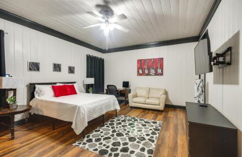 Modern Greenwood Studio Less Than 1 Mi to Downtown! - Foto 11