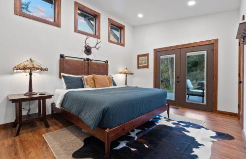 Mountain Cabin with Hot Tub, Scenic Views, Fire Pit, by Forest & Peak Retreats - Foto 4