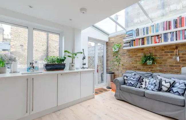 Beautifully Designed 2BD House - by Queen's Park! - Foto 15