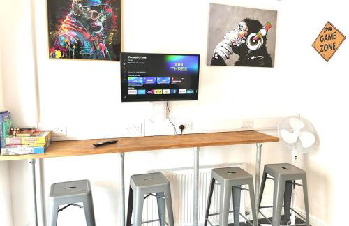 Ideal 4 Bed Home sleeps 7 Nr Middlebrook Stadium - Foto 9