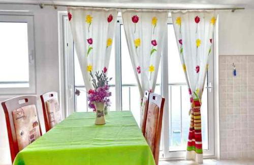 Family home away on the beach, free parking at the house - Foto 4