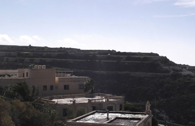 Sea and Country View 1st Floor Apartment - Foto 16