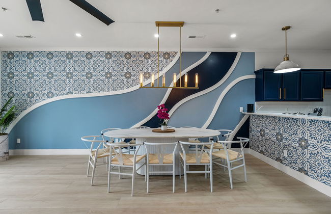 Luxurious Home with Theatre Room - Foto 14