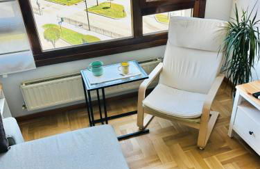 El pisín de Goya: piso luminoso con garaje a pie del centro de Oviedo. - Foto 3