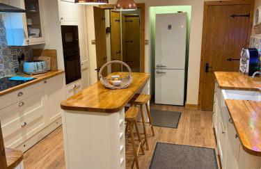 Detached property, beams, hot tub large garden - Photo 19