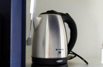 107-Studio compacto, moderno, climatizado perto da UEL - Foto 15